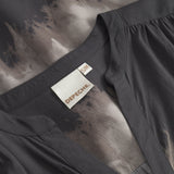 Depeche Clothing Kia bluse i smukt print Blouse 268 Grey Printed