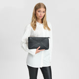 DEPECHE Klassisk clutch med et twist Clutch 099 Black (Nero)