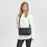 DEPECHE Klassisk clutch med et twist Clutch 099 Black (Nero)