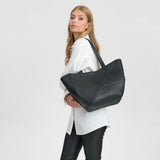 DEPECHE Klassisk shopper med cool twist Shopper 099 Black (Nero)