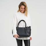DEPECHE Arbejdstaske i skind med gulddetaljer Shoulderbag / Handbag 099 Black