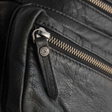 Klassisk bumbag i blødt vasket læderkvalitet / 10354 - Black - DEPECHE