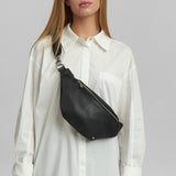 DEPECHE Læder bumbag i klassisk design Bumbag 099 Black
