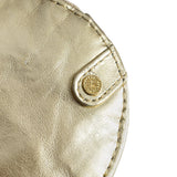 Lille rund læderpung i metallic look / 15690 - Gold Metallic - DEPECHE