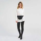 DEPECHE Bæltetaske i koskind med sadeltaske-look Bumbag 099 Black