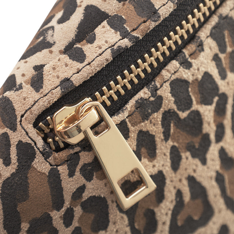 DEPECHE Læder bumbag i klassisk design Bumbag 082 Leopard