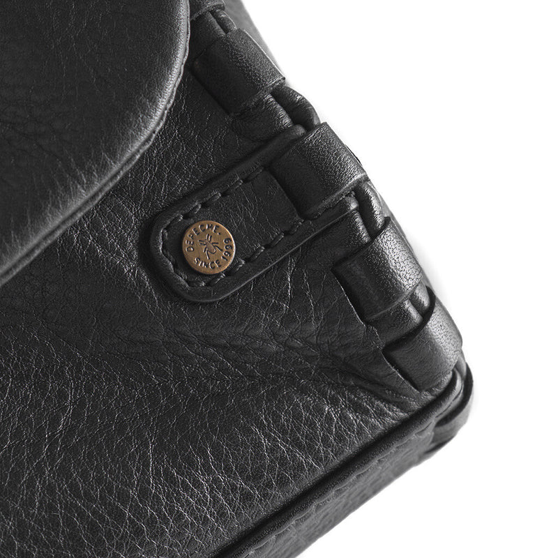DEPECHE Crossbody taske dekoreret med fine kantsyninger Cross over 099 Black (Nero)