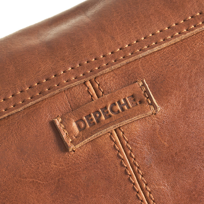 DEPECHE Crossbody taske dekoreret med nitter Cross over 005 Vintage cognac