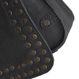 DEPECHE Crossbody taske dekoreret med nitter Cross over 099 Black (Nero)