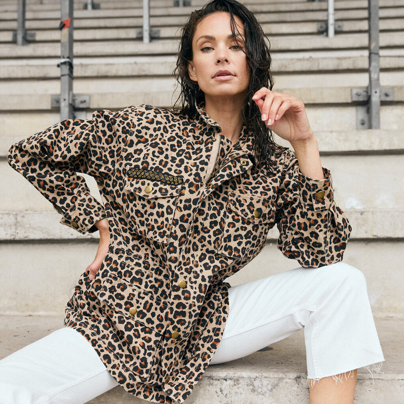 Depeche Clothing Jane jakke dekoreret med et smukt patch Jackets 261 Leopard Printed