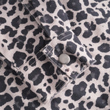 Depeche Clothing Jane jakke dekoreret med et smukt patch Jackets 281 Grey leo print