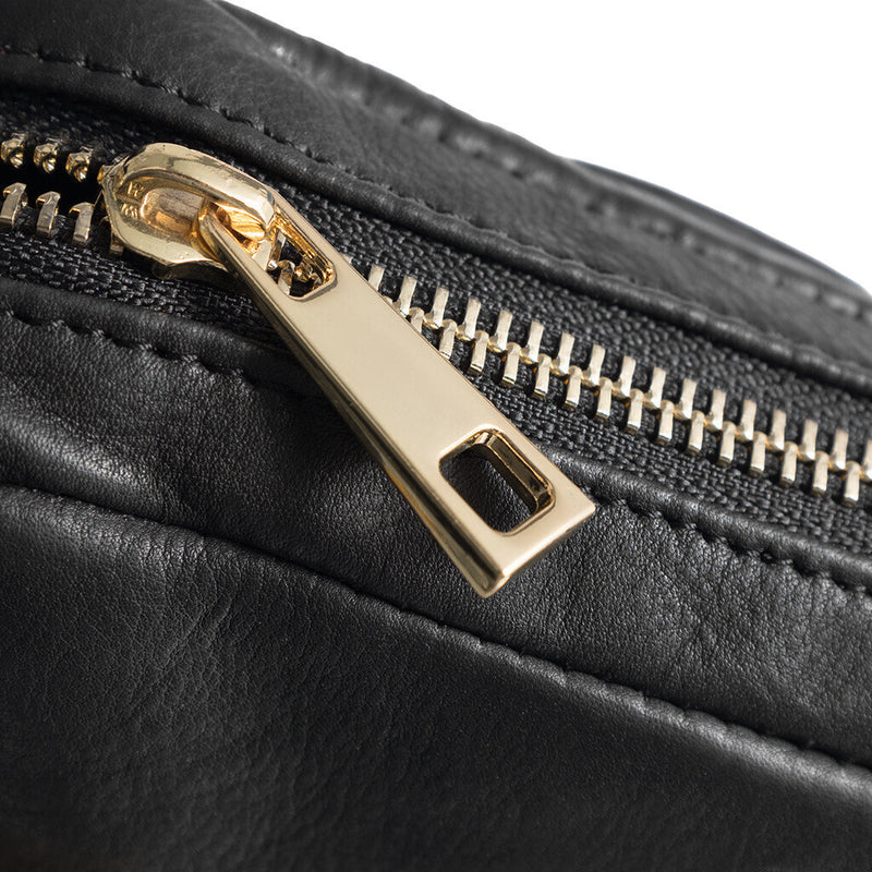 DEPECHE Klassisk mobiltaske i en smørblød skindkvalitet Mobilebag 099 Black (Nero)