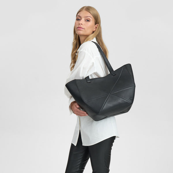 DEPECHE Klassisk shopper med cool twist Shopper 099 Black (Nero)