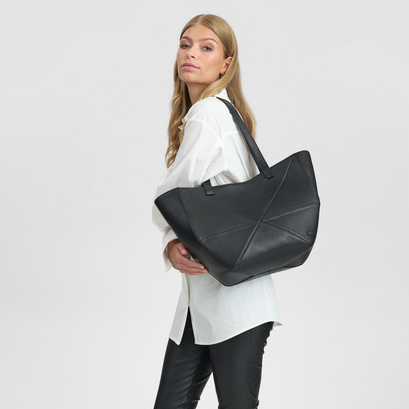 DEPECHE Klassisk shopper med cool twist Shopper 099 Black (Nero)
