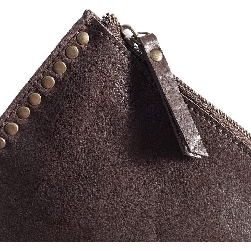 DEPECHE Læder clutch dekoreret med smukke nitter Small bag / Clutch 248 Vintage Brown
