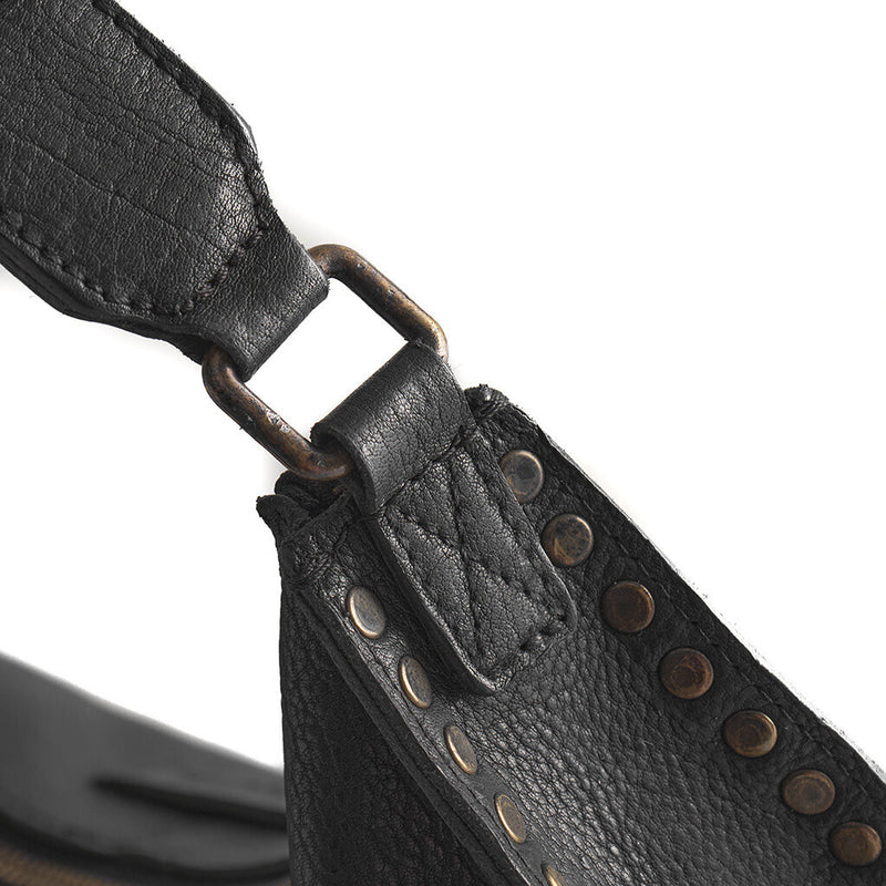 DEPECHE Læder skuldertaske dekoreret med smukke nitter Shoulderbag / Handbag 099 Black (Nero)