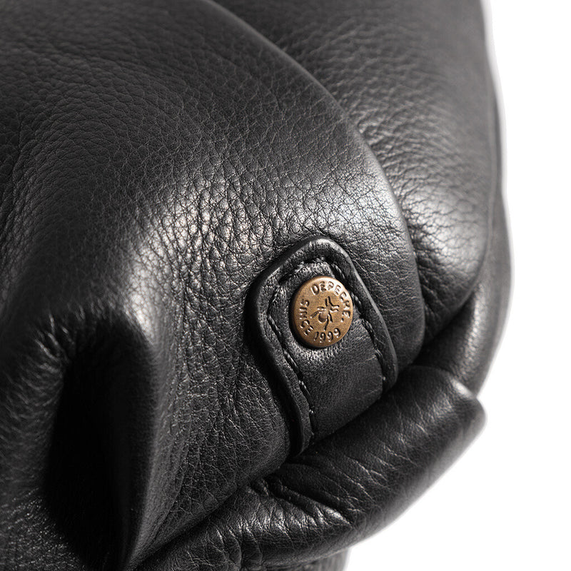 DEPECHE Medium skuldertaske med knudedetalje Shoulderbag / Handbag 099 Black (Nero)