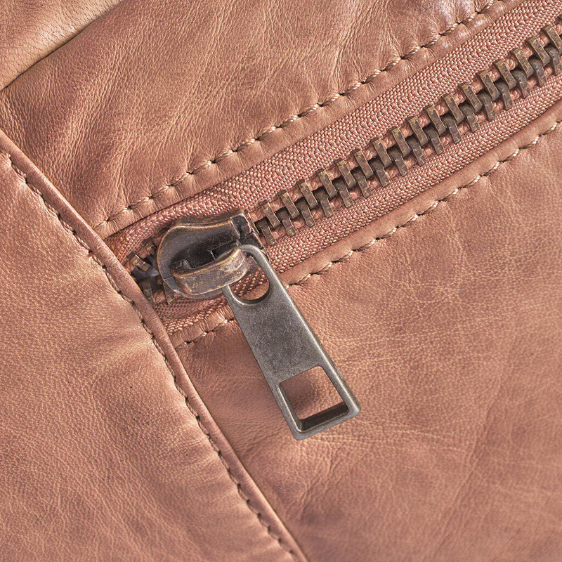 DEPECHE Oversize læder bumbag i blød og lækker kvalitet Bumbag 156 Camel