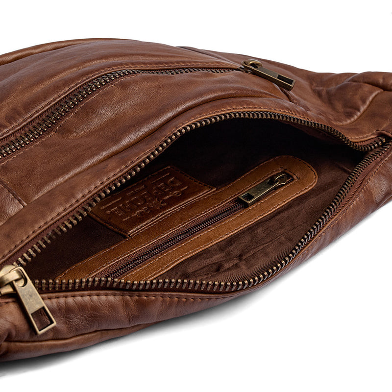 DEPECHE Oversize læder bumbag i blød og lækker kvalitet Bumbag 221 Chesterfield