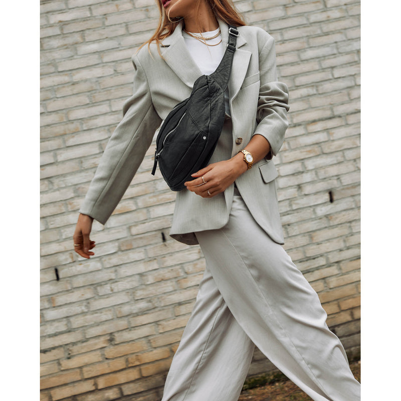 DEPECHE Rummelig bumbag i kvalitetsskind Bumbag 099 Black (Nero)