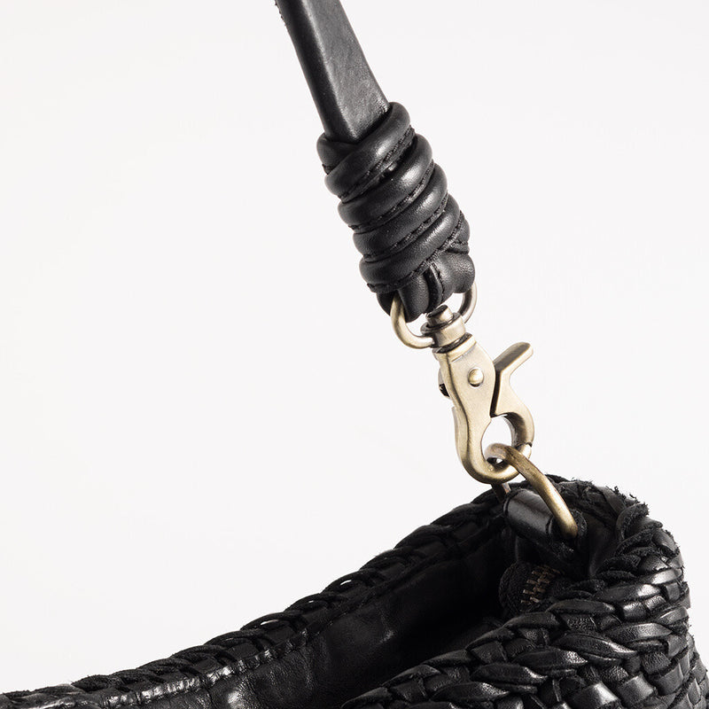 DEPECHE Skuldertaske dekoreret med flet Shoulderbag / Handbag 099 Black (Nero)