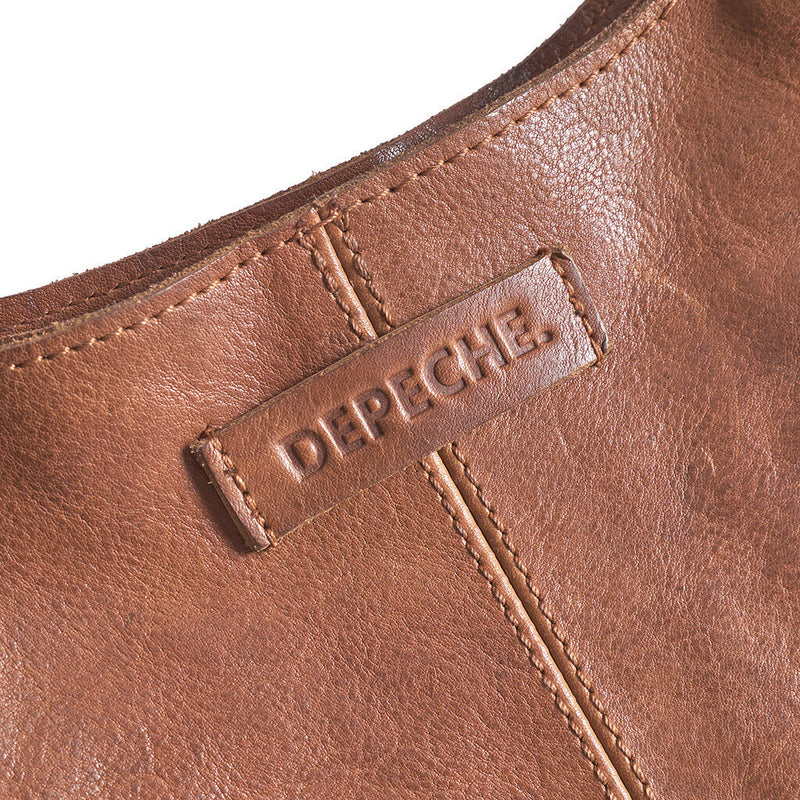DEPECHE Skuldertaske med smukke gyldne nitter Shoulderbag / Handbag 005 Vintage cognac