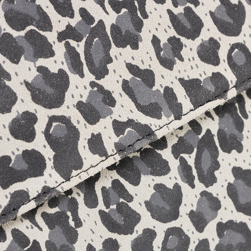 DEPECHE Tidløs clutch Clutch 281 Grey leo print