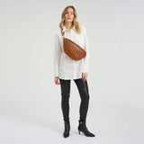 DEPECHE Warsaw bumbag i håndflettet skind Bumbag 005 Vintage cognac