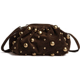 Clutch taske i ruskind med nitter / 16854 - Chocolate - DEPECHE