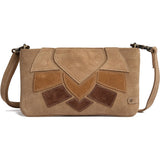 Clutch taske i ruskind med patch - detaljer / 17098 - Sand - DEPECHE
