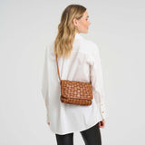 Håndflettet ruskind clutch/crossover taske / 16938 - DEPECHE
