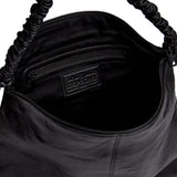 Lammeskinds skuldertaske med rynket rem / 17086 - Black - DEPECHE