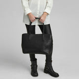 Tidsløs shopper i blød læderkvalitet / 16012 - Black - DEPECHE